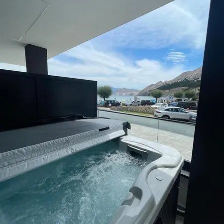 San Sebastian - On The With Jacuzzi *